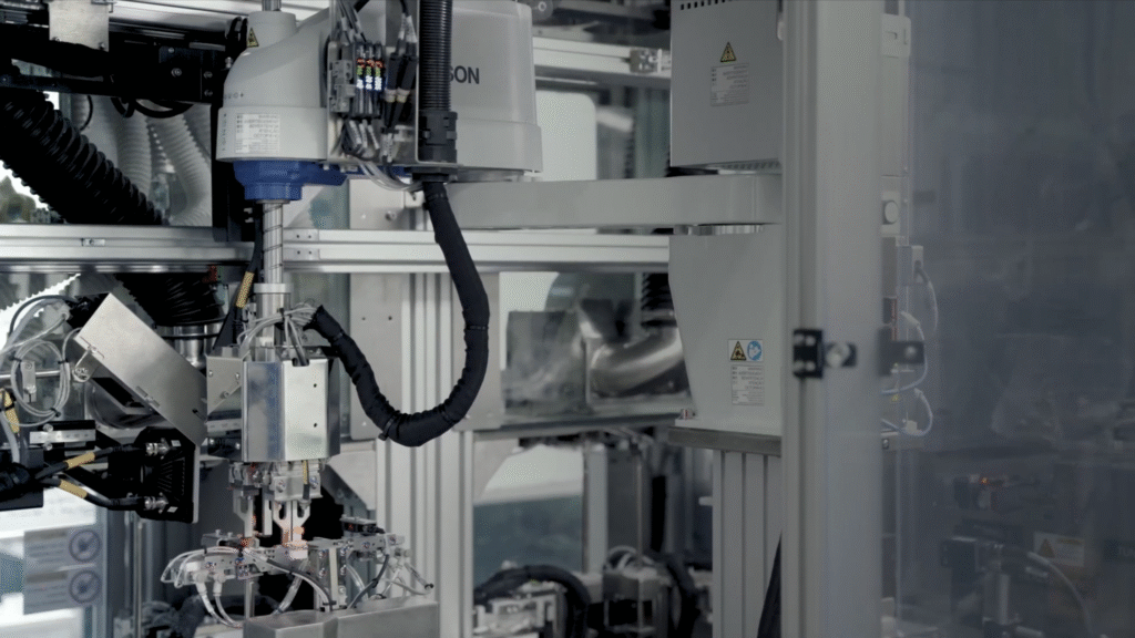 edited spray glaze automation video screengrabs3 nH5hFg