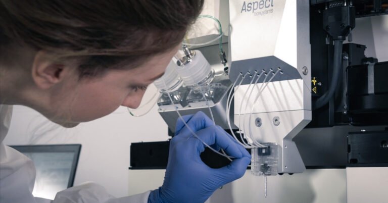 Canada Backs Aspect Biosystems With $280M to Scale Bioprinted Tissue Therapies3DPrint.com | Additive Manufacturing Business 22 Close up bioprinter Aspect Biosystems Ttyuma